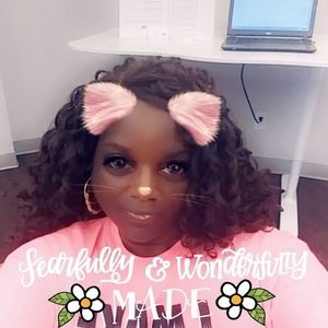 Meet your Posher, Yolanda